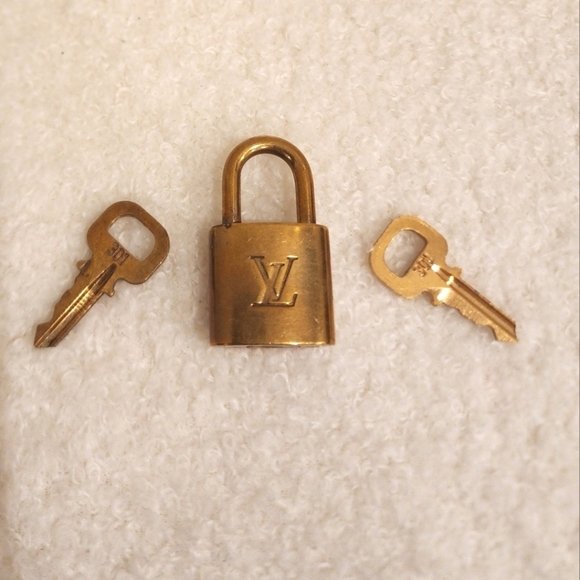 Louis Vuitton Accessories - Louis Vuitton Lock & Key
